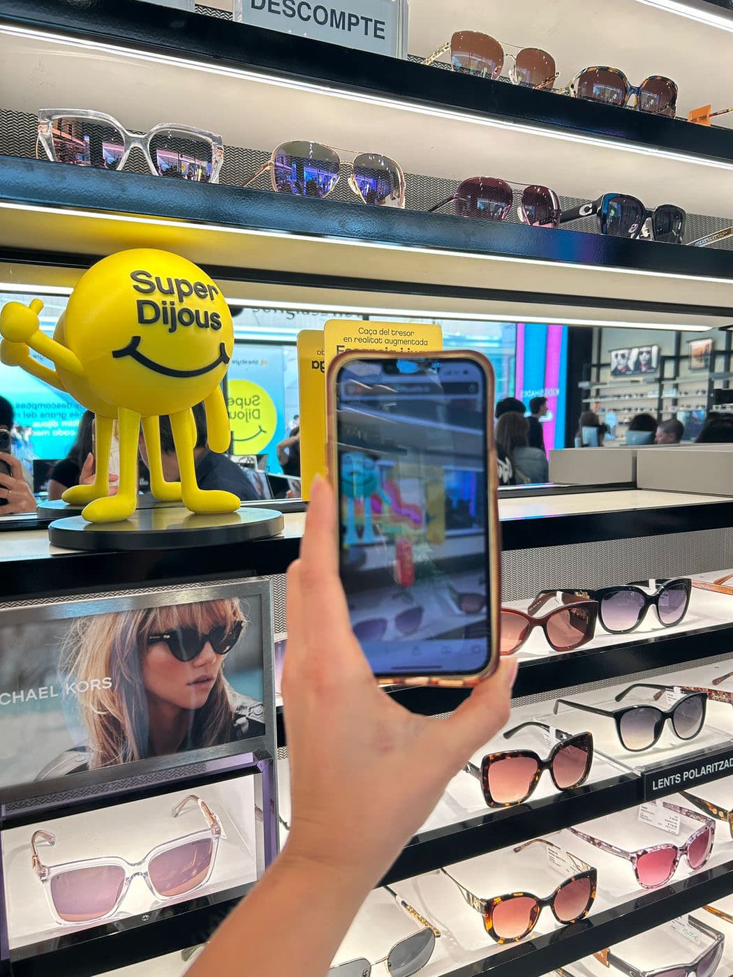 Experiencia de Realidad Aumentada en una óptica